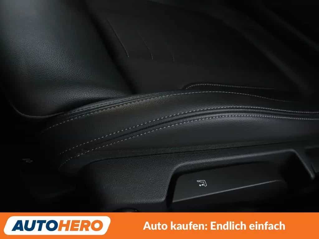 BMW 320 d Sport Line Aut.*NAVI*TEMPO*LED*CAM*SHZ* 06/2019-photo-32