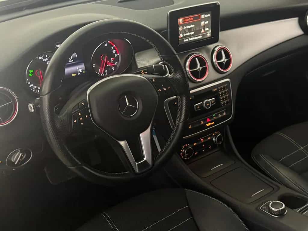 Mercedes-Benz GLA 200 Urban Bi-Xenon Navi Kamera akt Parkhilfe 11/2014-photo-11