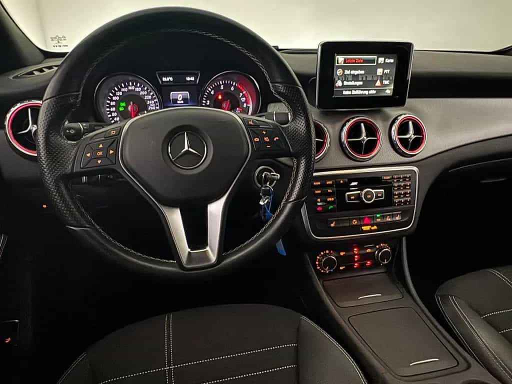 Mercedes-Benz GLA 200 Urban Bi-Xenon Navi Kamera akt Parkhilfe 11/2014-photo-14