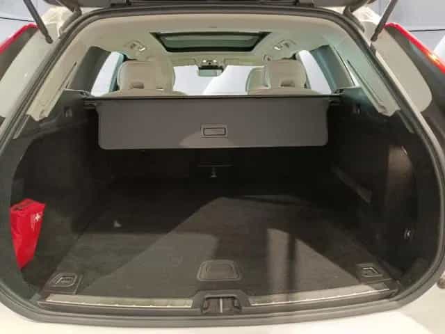 Volvo XC60 Momentum 2WD D4 Geartronic LED AHK Schiebed 04/2019-photo-12