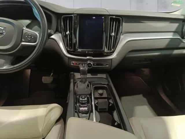Volvo XC60 Momentum 2WD D4 Geartronic LED AHK Schiebed 04/2019-photo-6