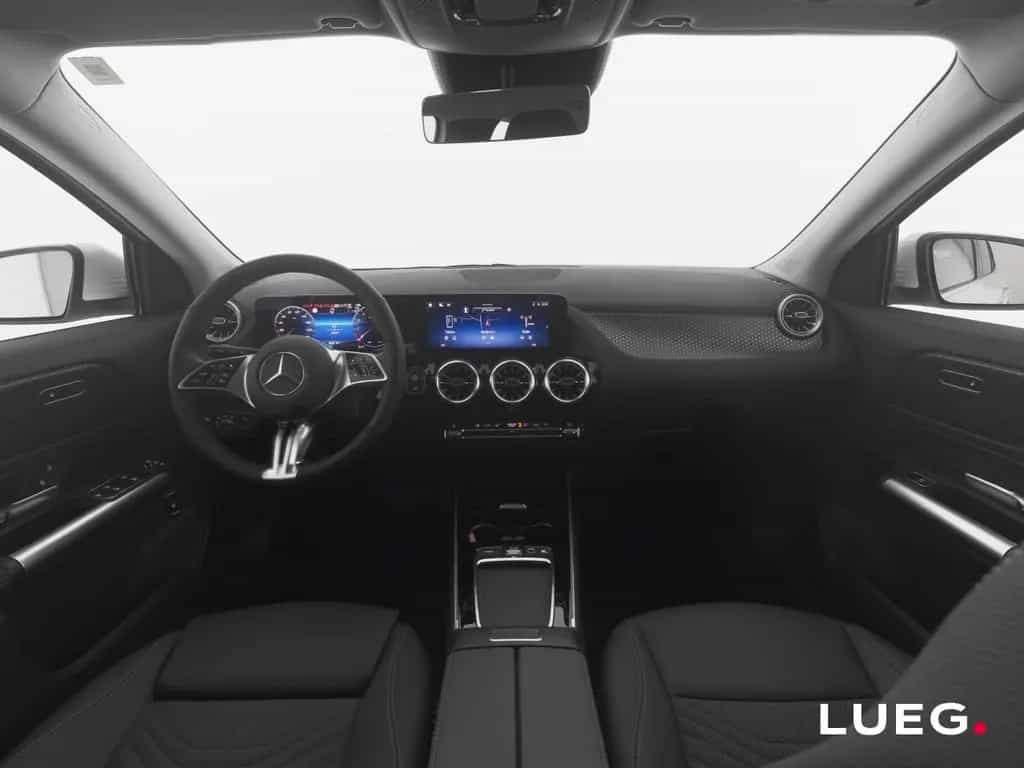 Mercedes-Benz GLA 200 Progressive+MBeam+Distronic+AHK+KeyG+360 01/2025-photo-3