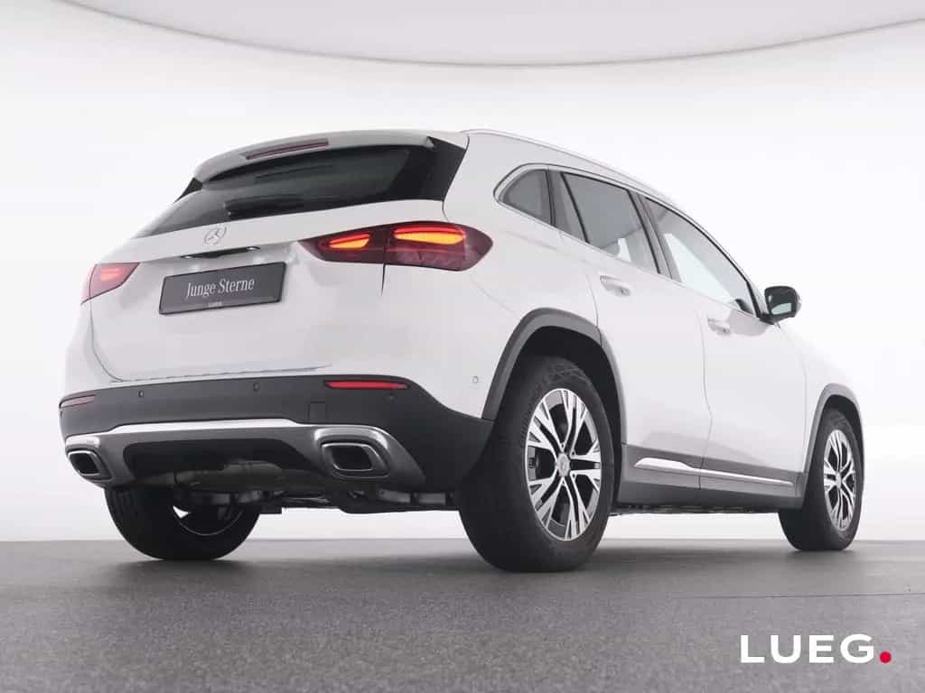 Mercedes-Benz GLA 200 Progressive+MBeam+Distronic+AHK+KeyG+360 01/2025-photo-7