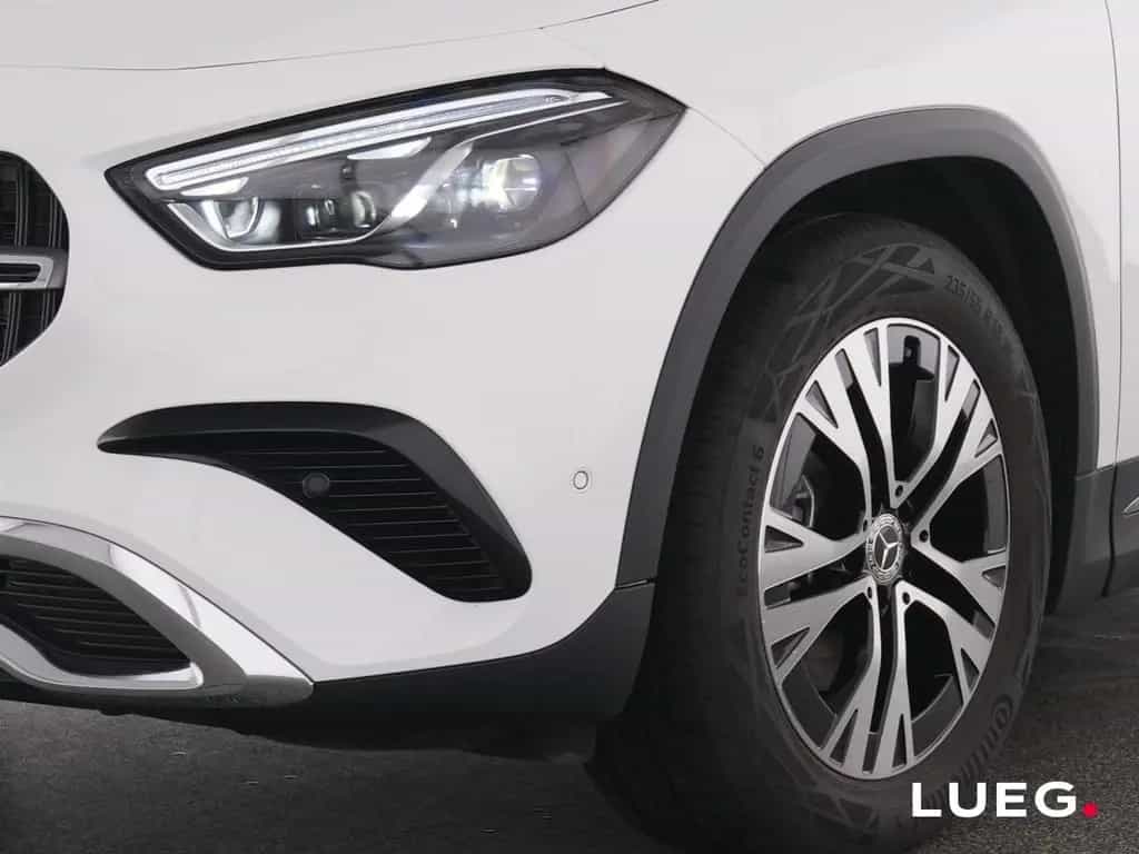 Mercedes-Benz GLA 200 Progressive+MBeam+Distronic+AHK+KeyG+360 01/2025-photo-8