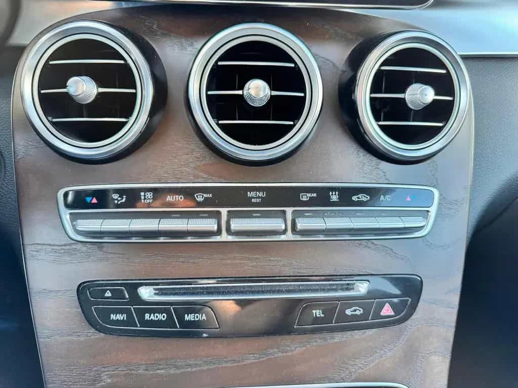 Mercedes-Benz GLC-Class 4Matic 04/2018-photo-21