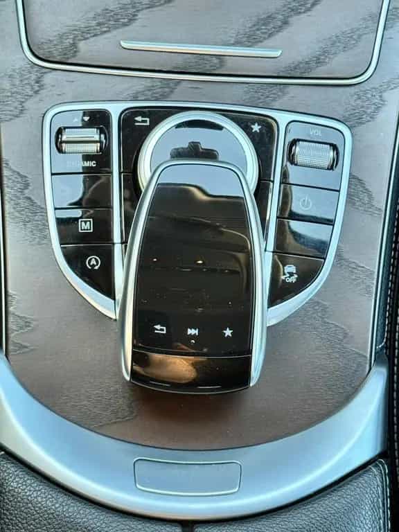 Mercedes-Benz GLC-Class 4Matic 04/2018-photo-22