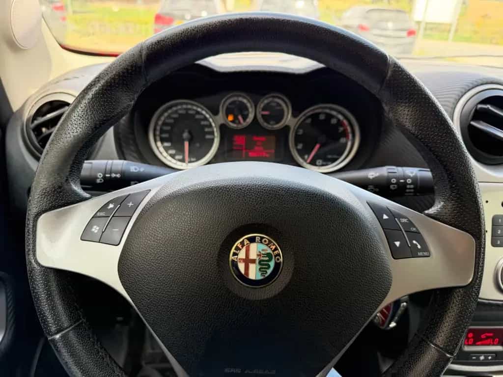 Alfa Romeo MiTo Super Klima SHZ MFL HU Neu!!! 07/2012-photo-10