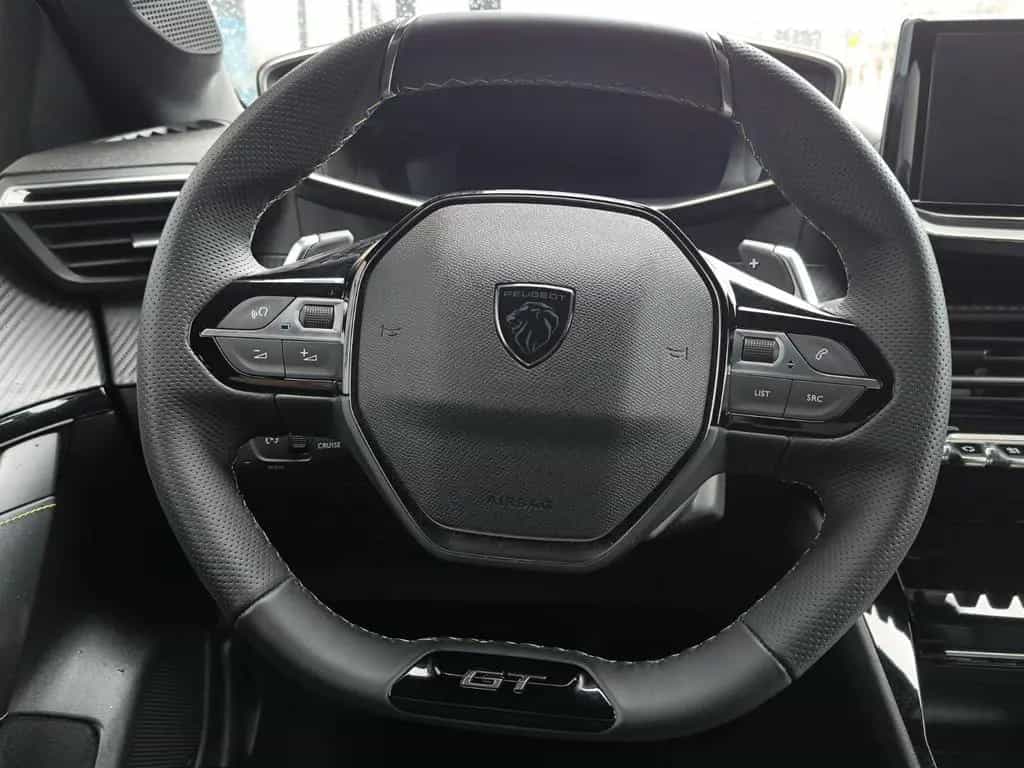Peugeot 208 Hybrid 100 GT e-DSC6 04/2025-photo-23