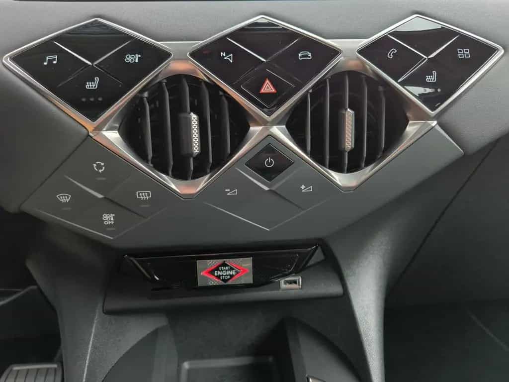 DS Automobiles DS3 Crossback PureTech 130 Faubourg 02/2023-photo-10