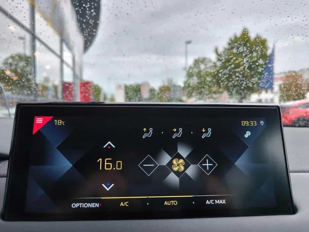 DS Automobiles DS3 Crossback PureTech 130 Faubourg 02/2023-photo-17