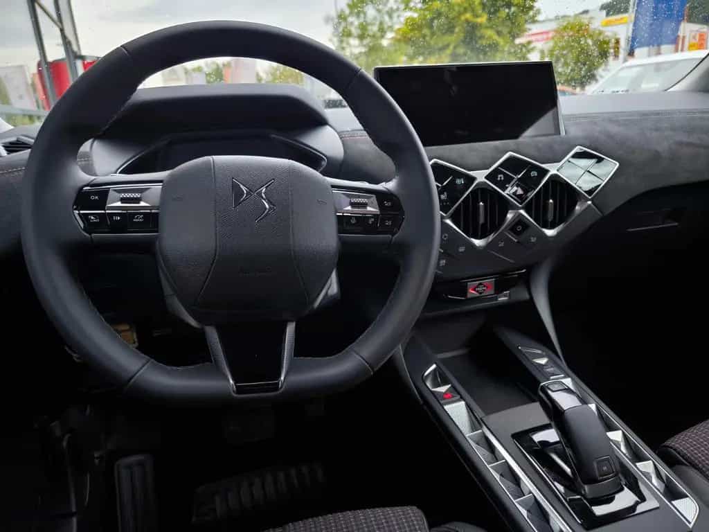 DS Automobiles DS3 DS 3 ÉDITION FRANCE HYBRID 145 03/2026-photo-14