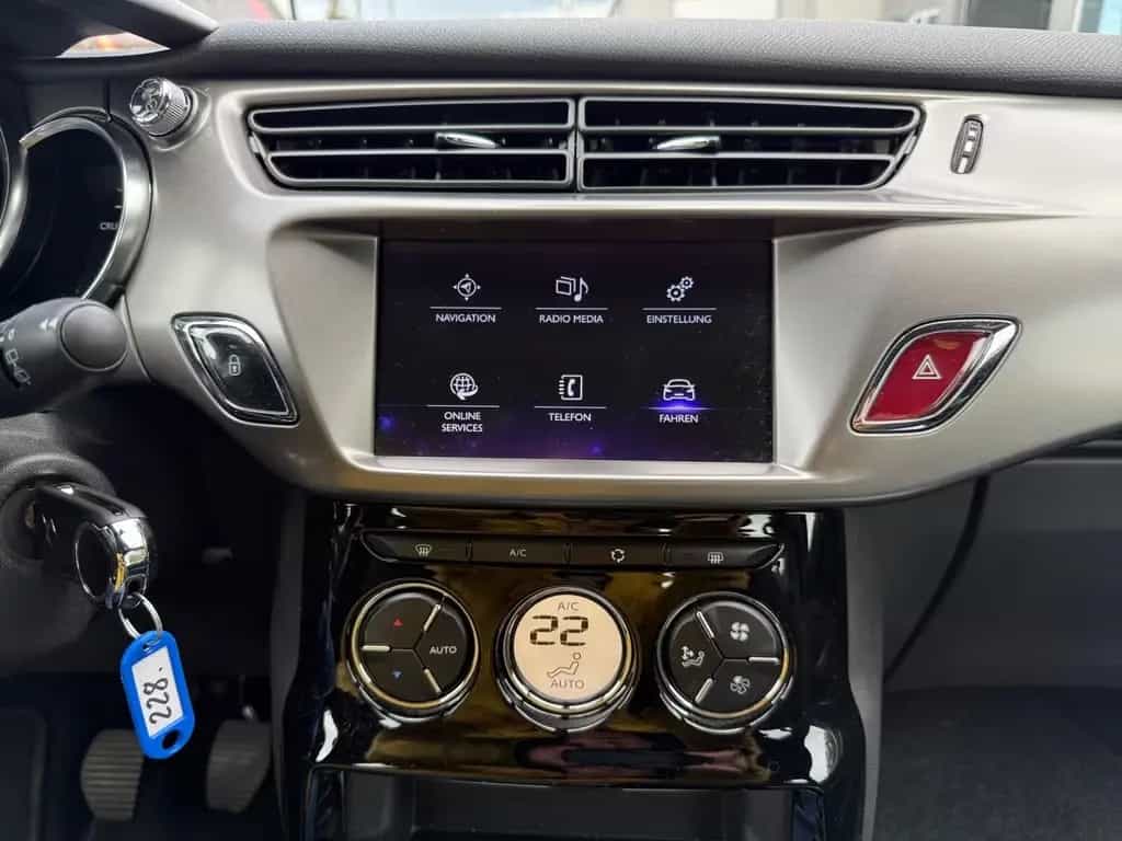 Citroën DS3 SoChic Stop&Start NAVIGATION+RÜCKFAHRKAMERA 08/2016-photo-11