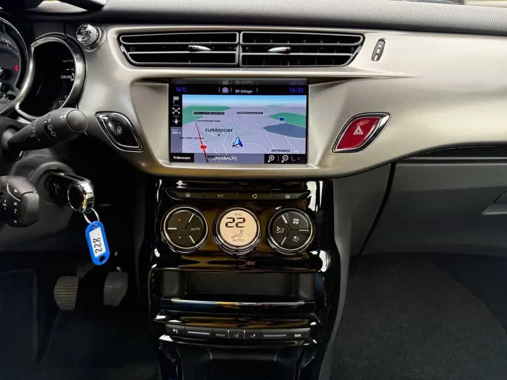 Citroën DS3 SoChic Stop&Start NAVIGATION+RÜCKFAHRKAMERA 08/2016-photo-18
