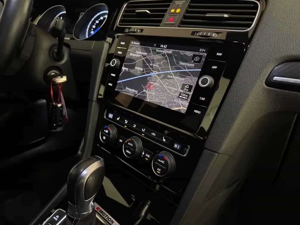 Volkswagen Golf VII Variant R BMT/Start-Stopp 4Motion 09/2017-photo-7