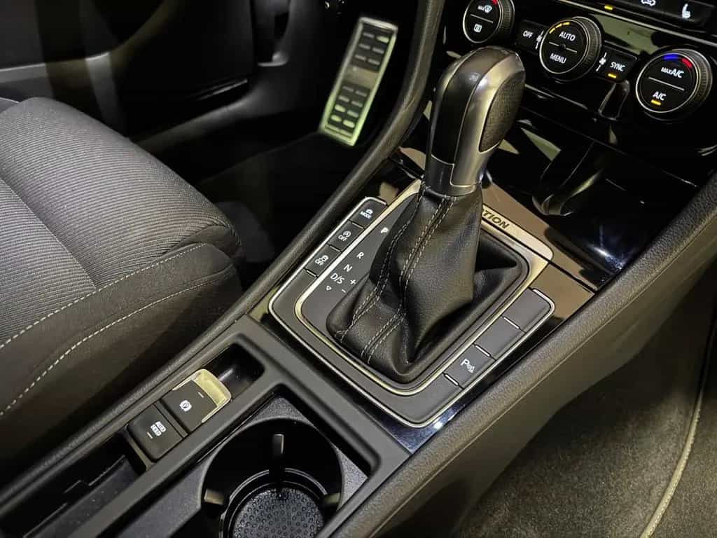 Volkswagen Golf VII Variant R BMT/Start-Stopp 4Motion 09/2017-photo-8