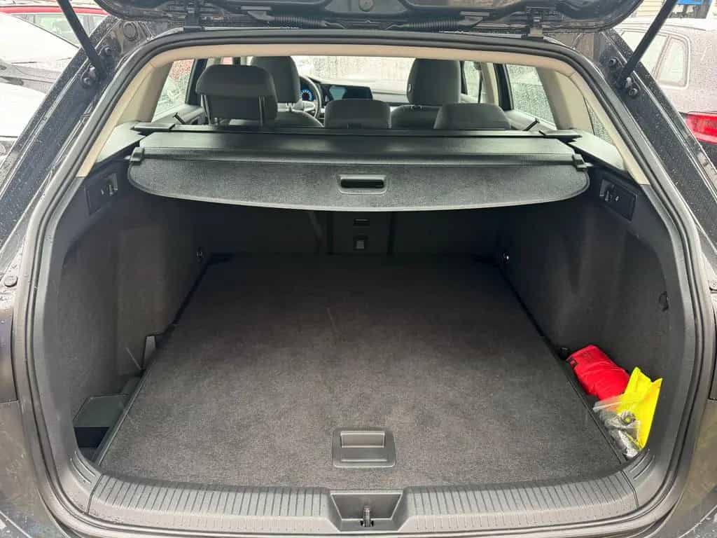 Volkswagen Golf VIII Variant 2.0 TDI Life Navi/LED/Kamera 11/2021-photo-6
