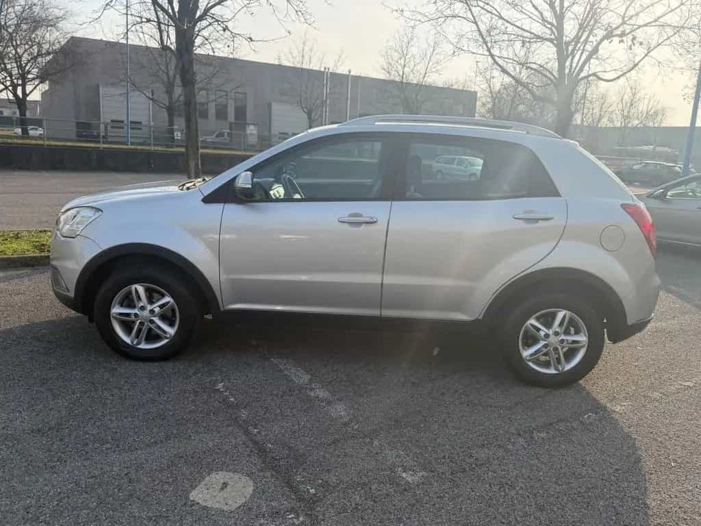 Ssangyong Korando 2.0 e-XDi 175 CV 2WD MT Classy 07/2012-photo-3