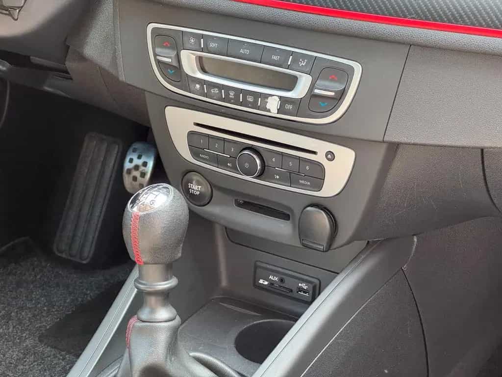 Renault Megane III Coupe GT Line *LEDER|NAVI|R-LINK|TÜV* 04/2014-photo-32