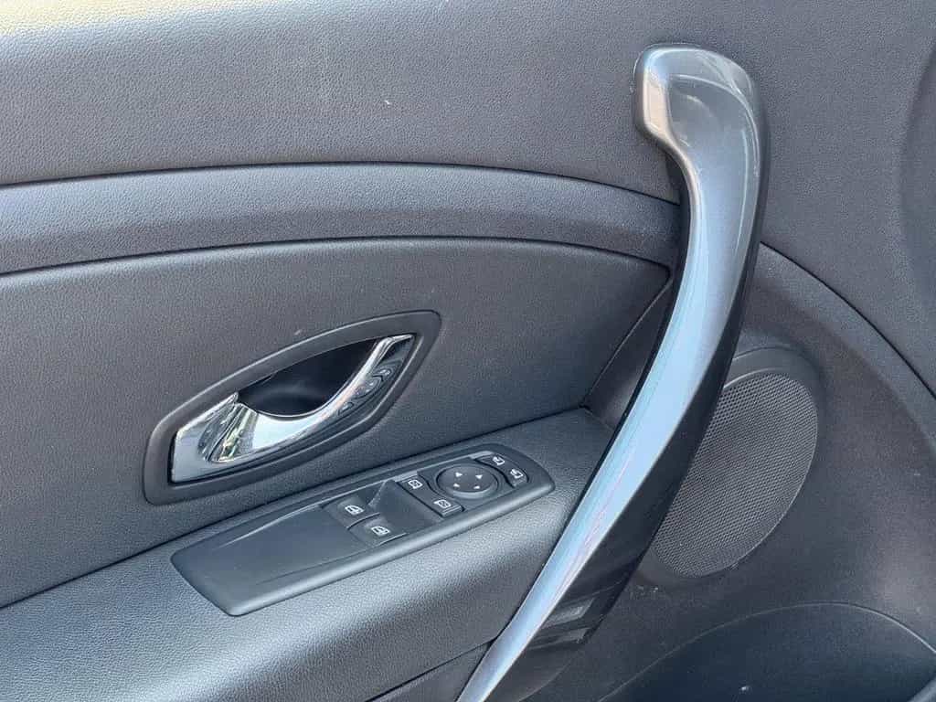 Renault Megane III Coupe GT Line *LEDER|NAVI|R-LINK|TÜV* 04/2014-photo-36