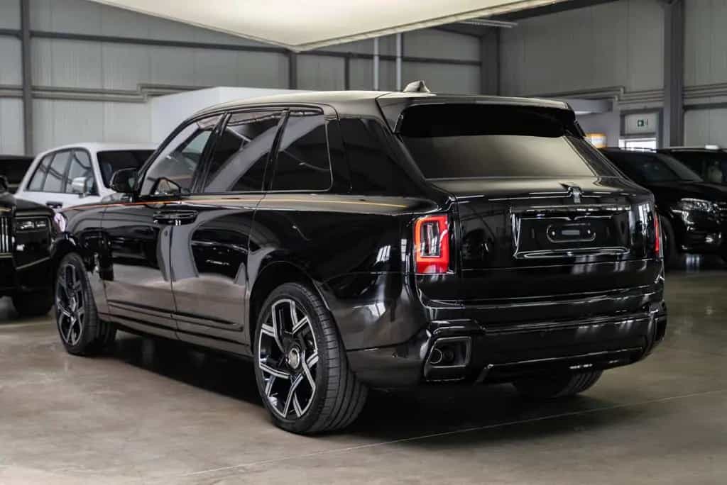 Rolls-Royce Cullinan Black Badge / PROD. 2026 / 4 Seats null-photo-10