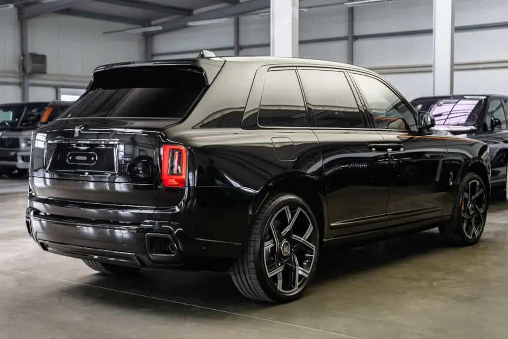 Rolls-Royce Cullinan Black Badge / PROD. 2026 / 4 Seats null-photo-11