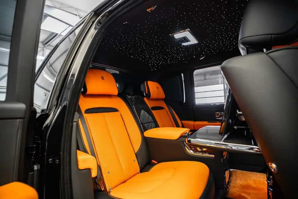 Rolls-Royce Cullinan Black Badge / PROD. 2026 / 4 Seats null-photo-13
