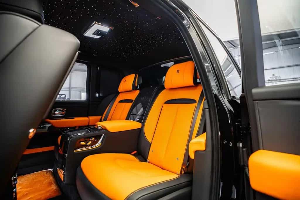 Rolls-Royce Cullinan Black Badge / PROD. 2026 / 4 Seats null-photo-3