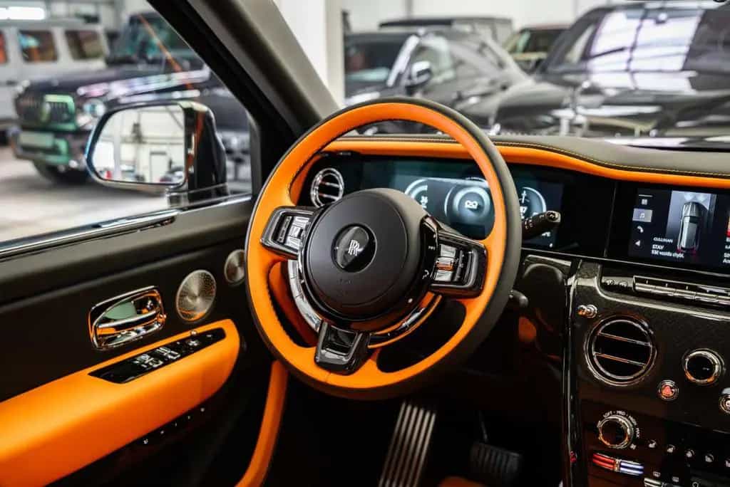 Rolls-Royce Cullinan Black Badge / PROD. 2026 / 4 Seats null-photo-5