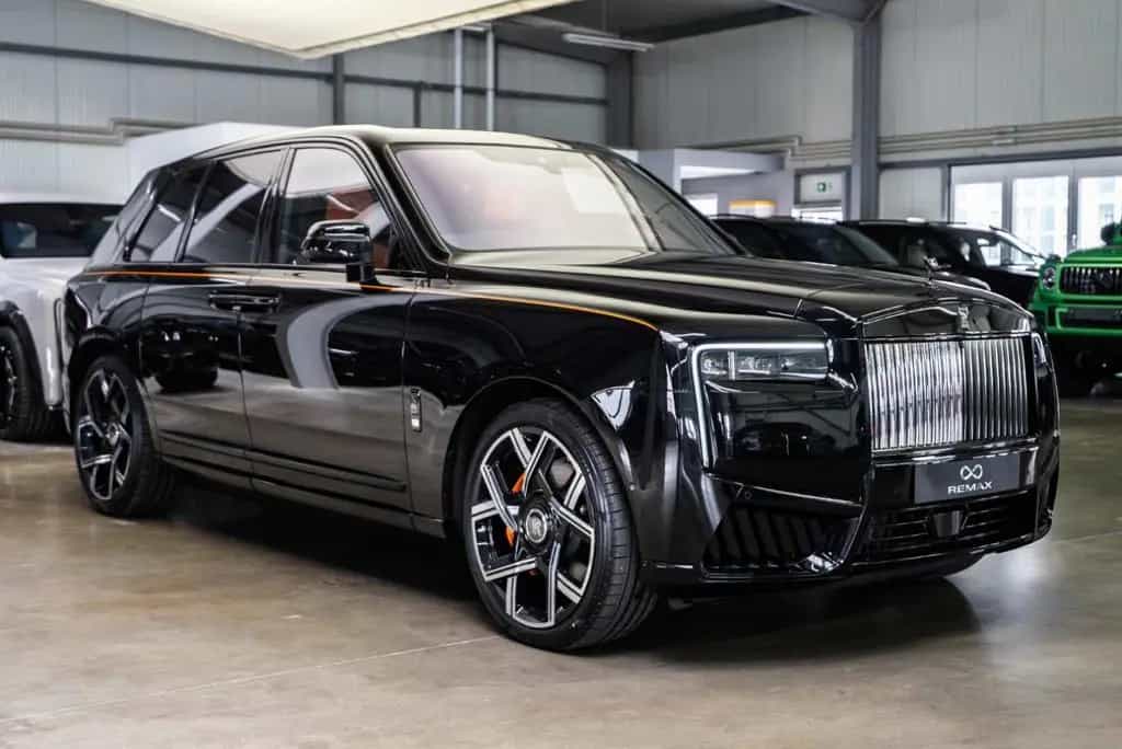 Rolls-Royce Cullinan Black Badge / PROD. 2026 / 4 Seats null-photo-8