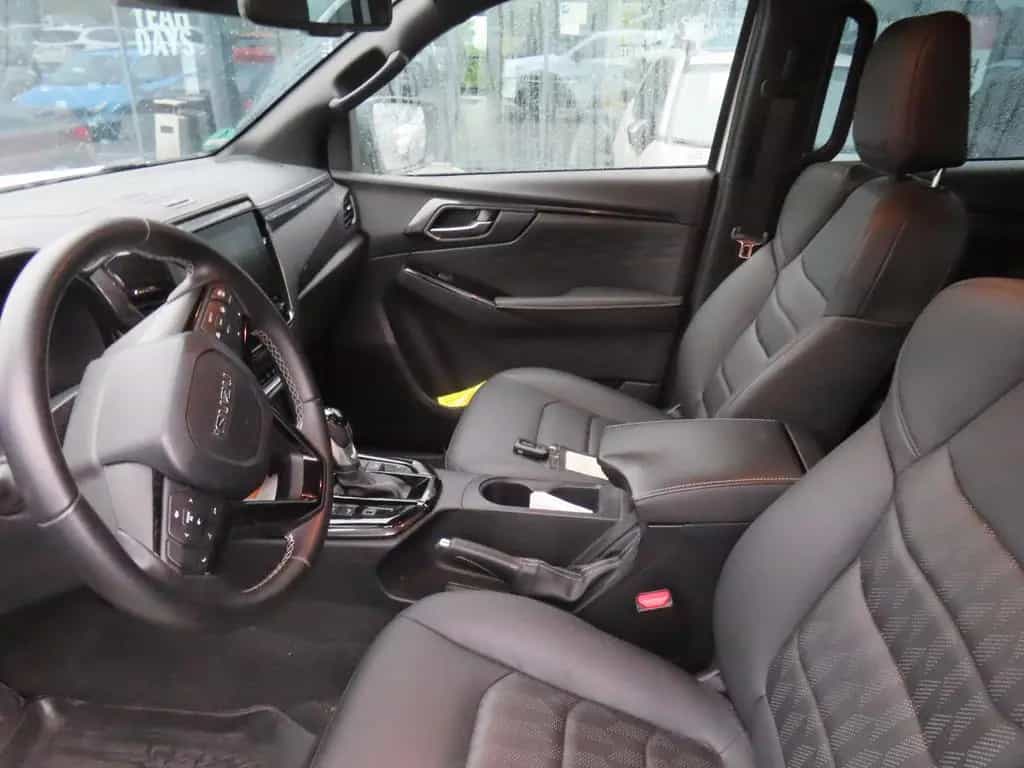 Isuzu D-Max Double Cab 4WD V-CROSS 12/2025-photo-4