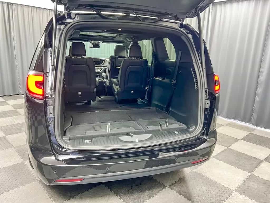 Chrysler Pacifica Select 2026, 7-Sitzer, 360°, S-Package null-photo-12