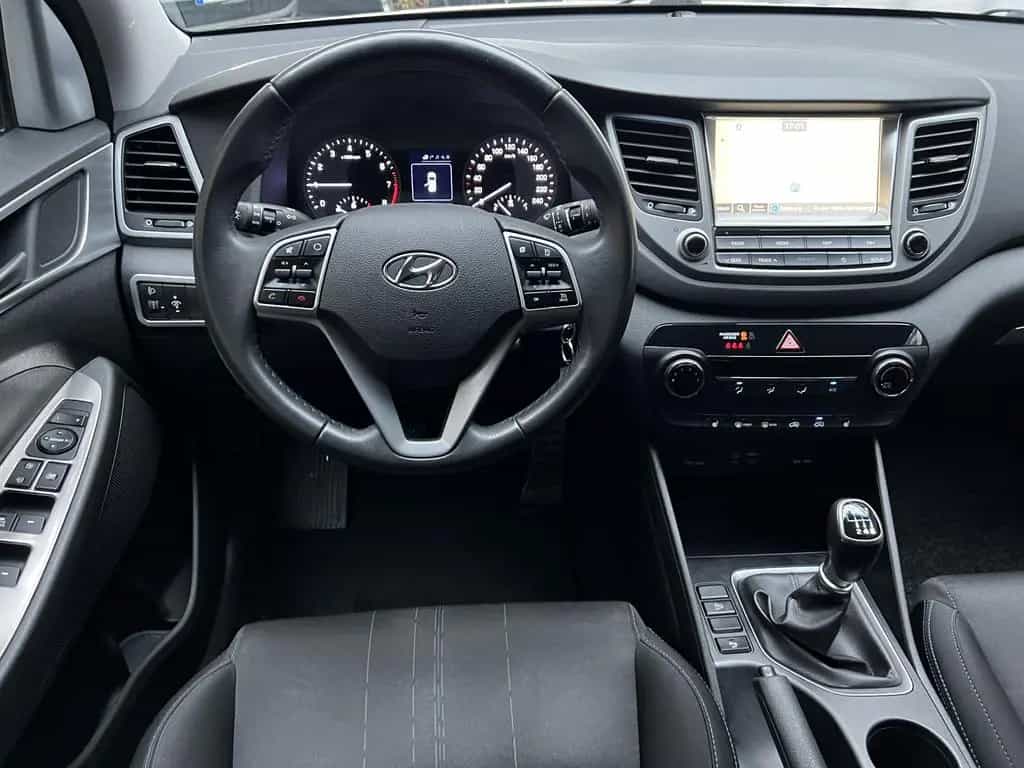 Hyundai TUCSON 1.6 GDI NAVI XEN Shz Carplay Kamera 03/2018-photo-1