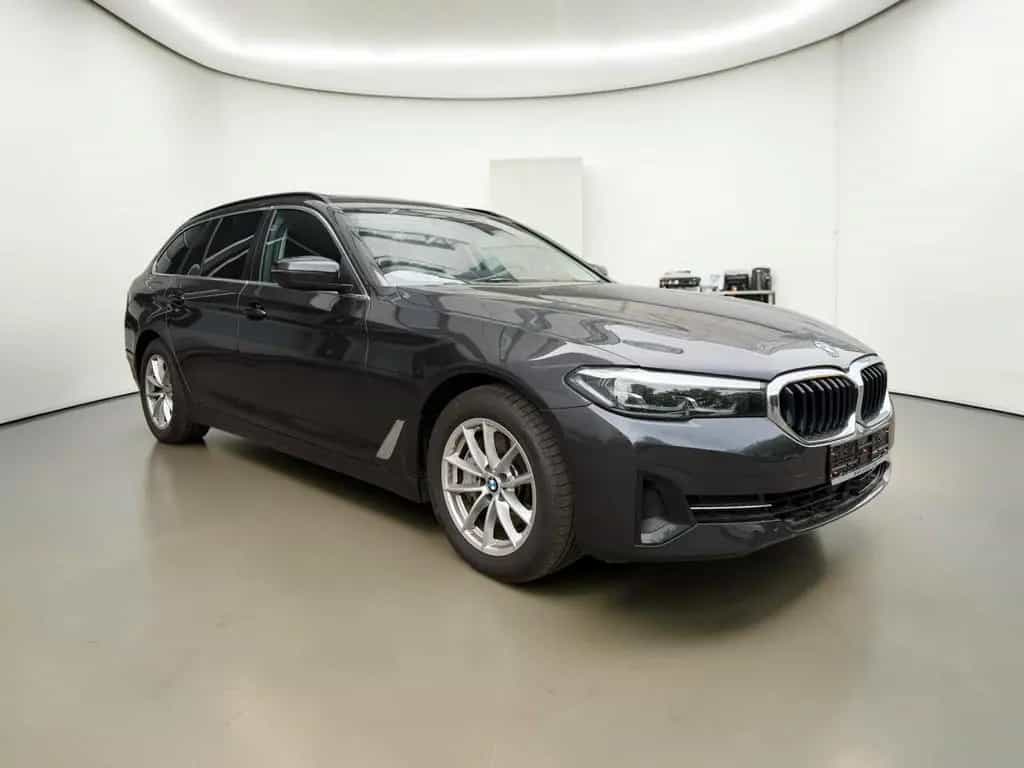 BMW 5 Series d T xDrive PANO*ACC*WIDE*STHZ*HEADUP*RÜCKKAM 03/2023-photo-2