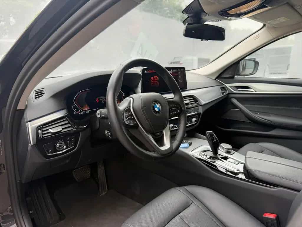 BMW 5 Series d T xDrive PANO*ACC*WIDE*STHZ*HEADUP*RÜCKKAM 03/2023-photo-8