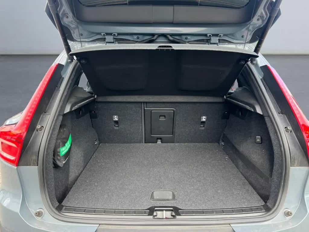 Volvo XC40 T2 Momentum Pro *LED*19Zoll*ACC*CAM*SHZ*PDC 10/2020-photo-17