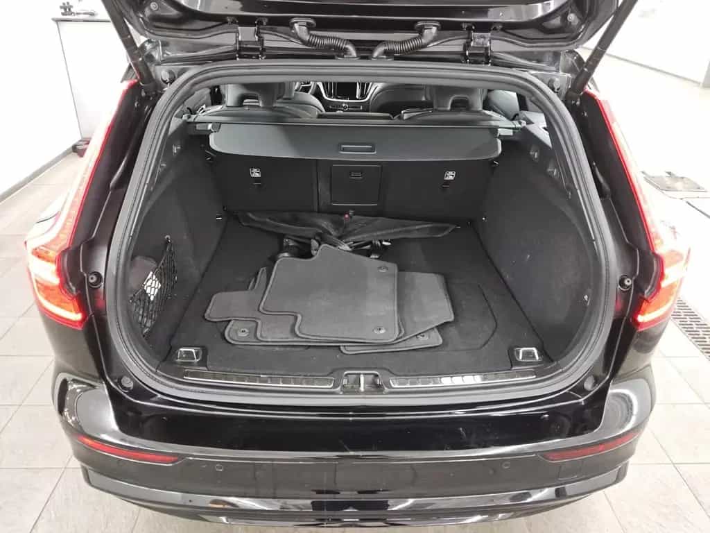 Volvo V60 B4 D Plus Dark Navi LED Pano Leder H/K BLIS 03/2023-photo-10