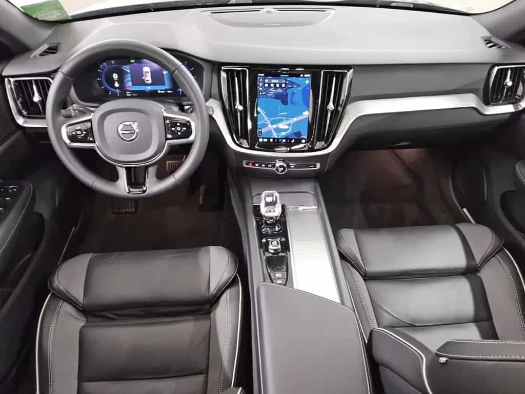 Volvo V60 B4 D Plus Dark Navi LED Pano Leder H/K BLIS 03/2023-photo-2