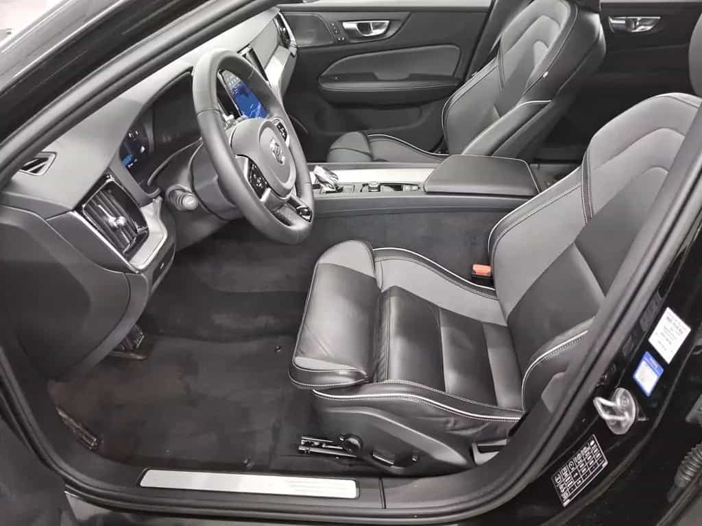 Volvo V60 B4 D Plus Dark Navi LED Pano Leder H/K BLIS 03/2023-photo-6