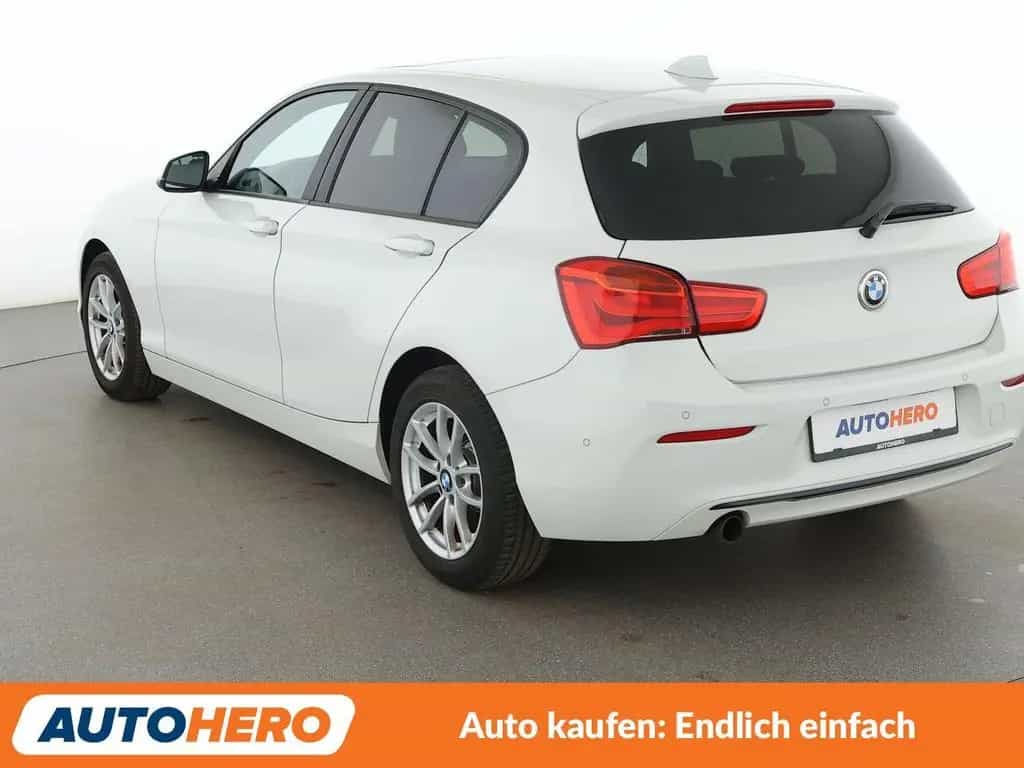 BMW 1 Series 118i Sport Line Aut.*NAVI*LED*TEMPO*PDC*SHZ* 08/2018-photo-3