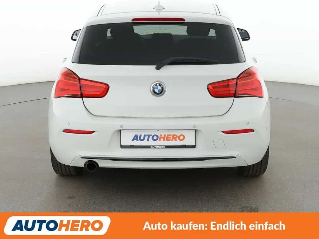 BMW 1 Series 118i Sport Line Aut.*NAVI*LED*TEMPO*PDC*SHZ* 08/2018-photo-4
