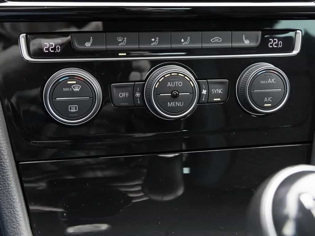 Volkswagen Golf VII 1.0 TSI IQ.DRIVE NAVI AHK ACC PARK-ASSI 04/2019-photo-12