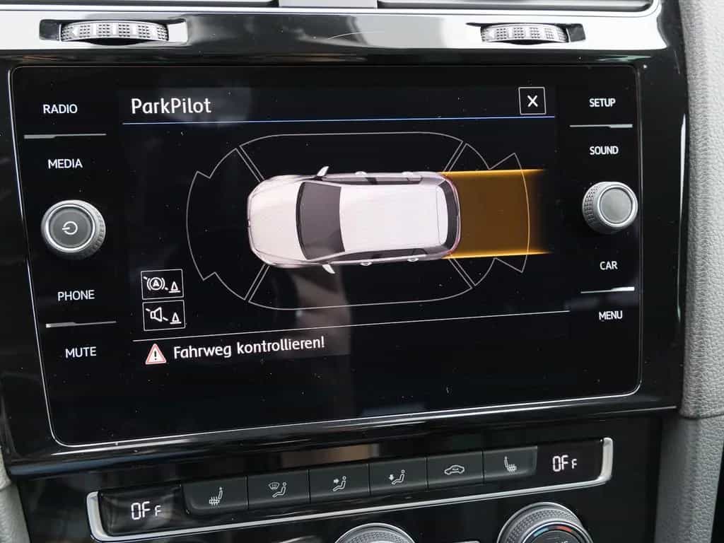 Volkswagen Golf VII 1.0 TSI IQ.DRIVE NAVI AHK ACC PARK-ASSI 04/2019-photo-13