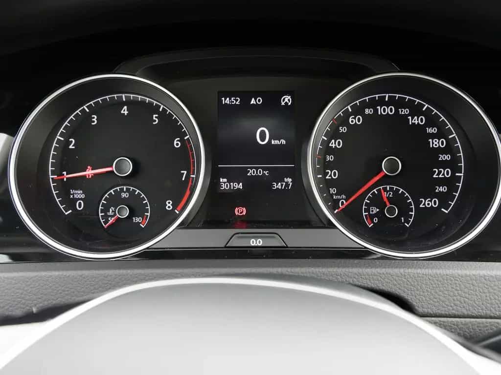 Volkswagen Golf VII 1.0 TSI IQ.DRIVE NAVI AHK ACC PARK-ASSI 04/2019-photo-4