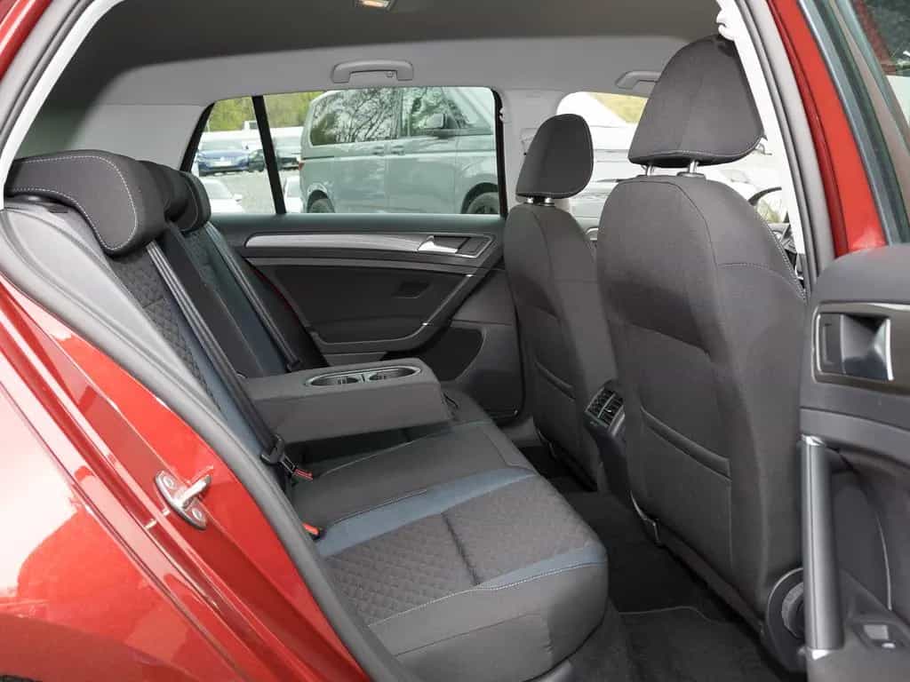 Volkswagen Golf VII 1.0 TSI IQ.DRIVE NAVI AHK ACC PARK-ASSI 04/2019-photo-6