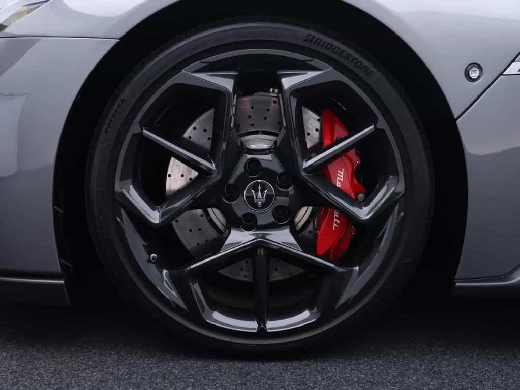 Maserati MC20 Sonus Carbon Service Paket 03/2023-photo-12