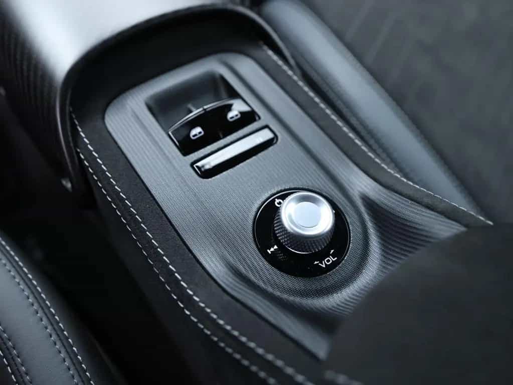 Maserati MC20 Sonus Carbon Service Paket 03/2023-photo-44