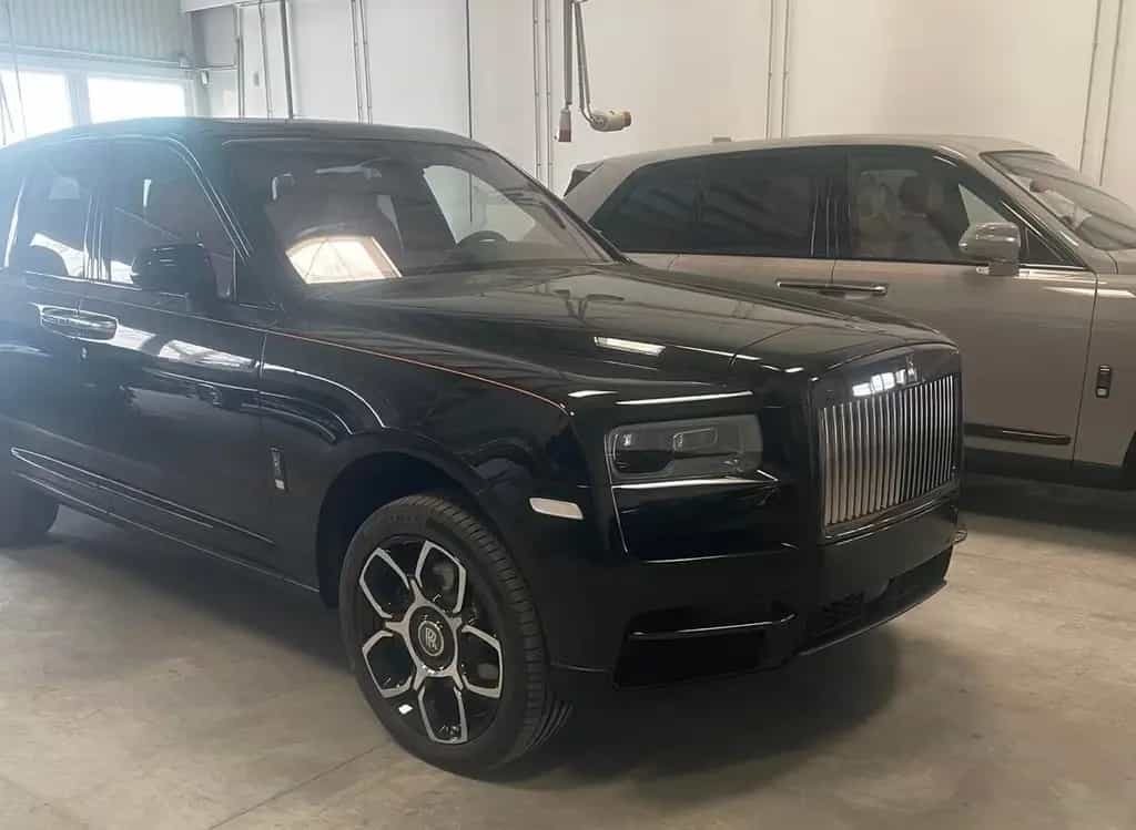 Rolls-Royce Cullinan Black Badge 4 Seats MY24  450.000 E Net null-photo-0