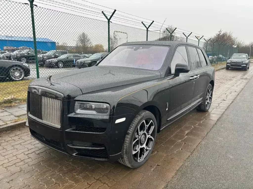 Rolls-Royce Cullinan Black Badge 4 Seats MY24  465.000 E Net null-photo-3