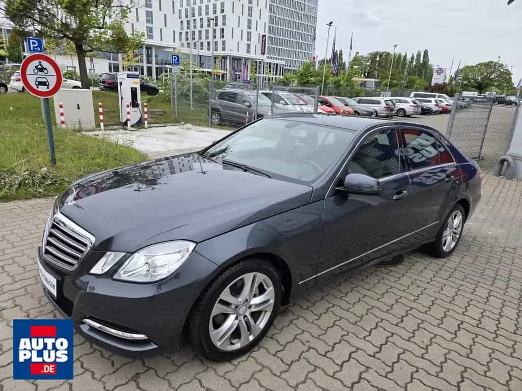 Mercedes-Benz E 200 BlueEFFICIENCY 7G-TRONIC Avantgarde NAVI+G 06/2012-photo-0