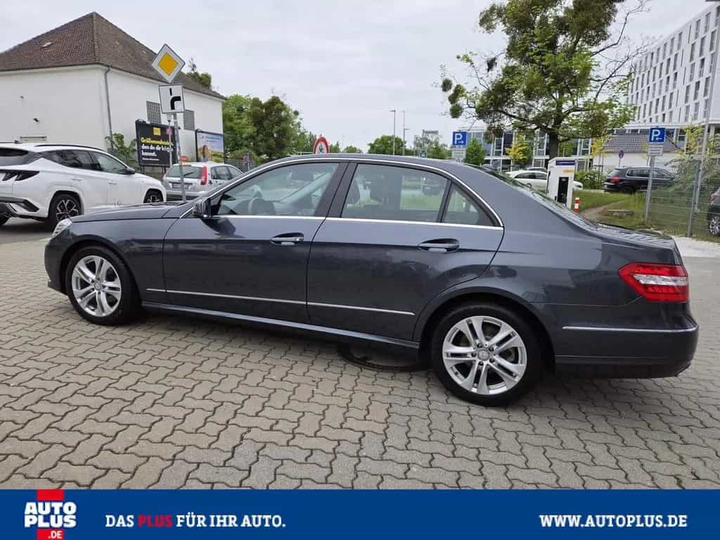 Mercedes-Benz E 200 BlueEFFICIENCY 7G-TRONIC Avantgarde NAVI+G 06/2012-photo-3